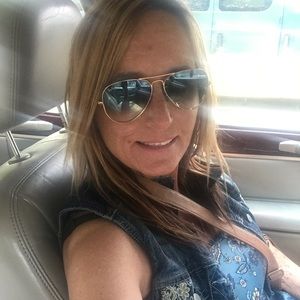 Meet your Posher, Katina